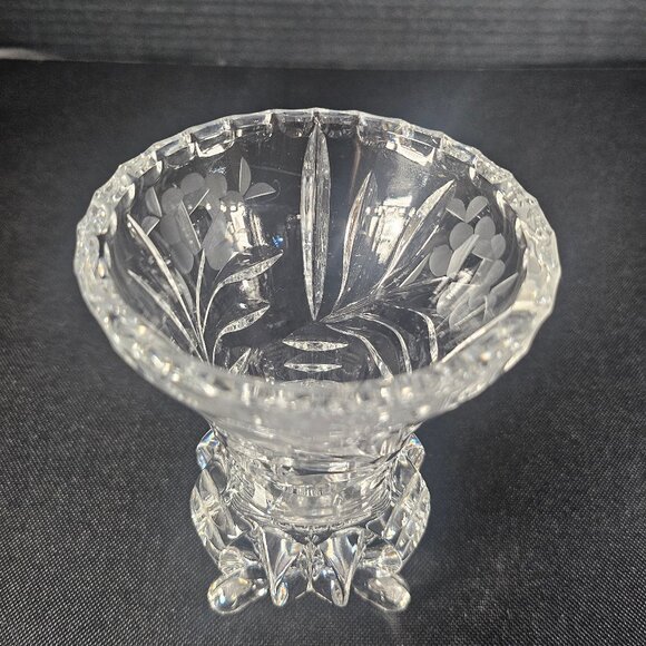 Small 3 Footed Crystal Floral Etched Posy Vase Mid Century Glass Elegant Home - Picture 2 of 11